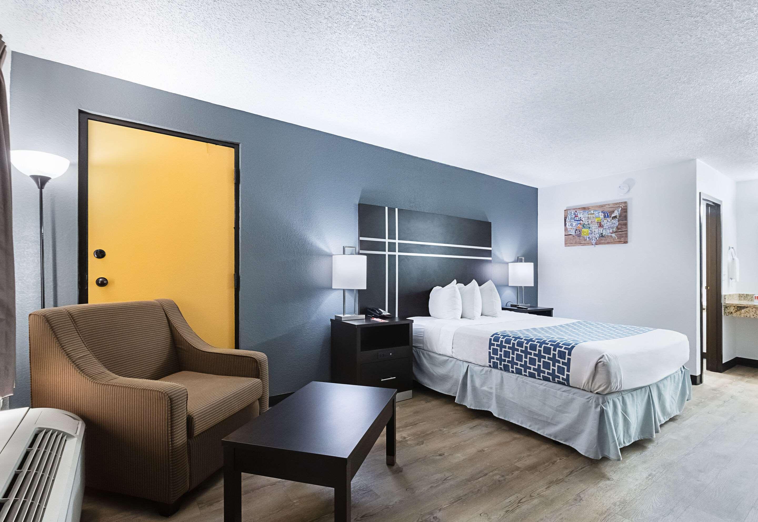 Econo Lodge Литония Экстерьер фото