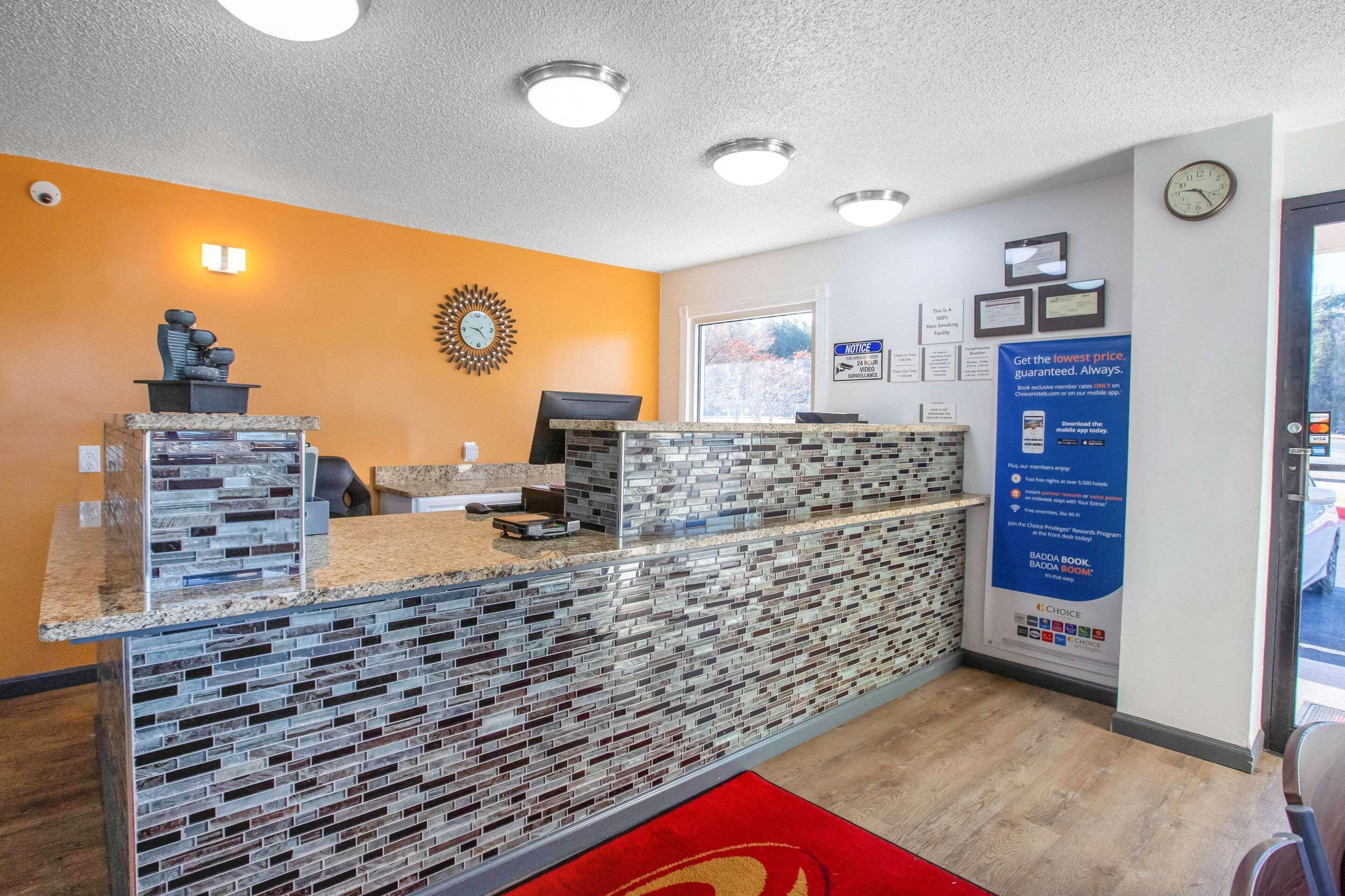 Econo Lodge Литония Экстерьер фото