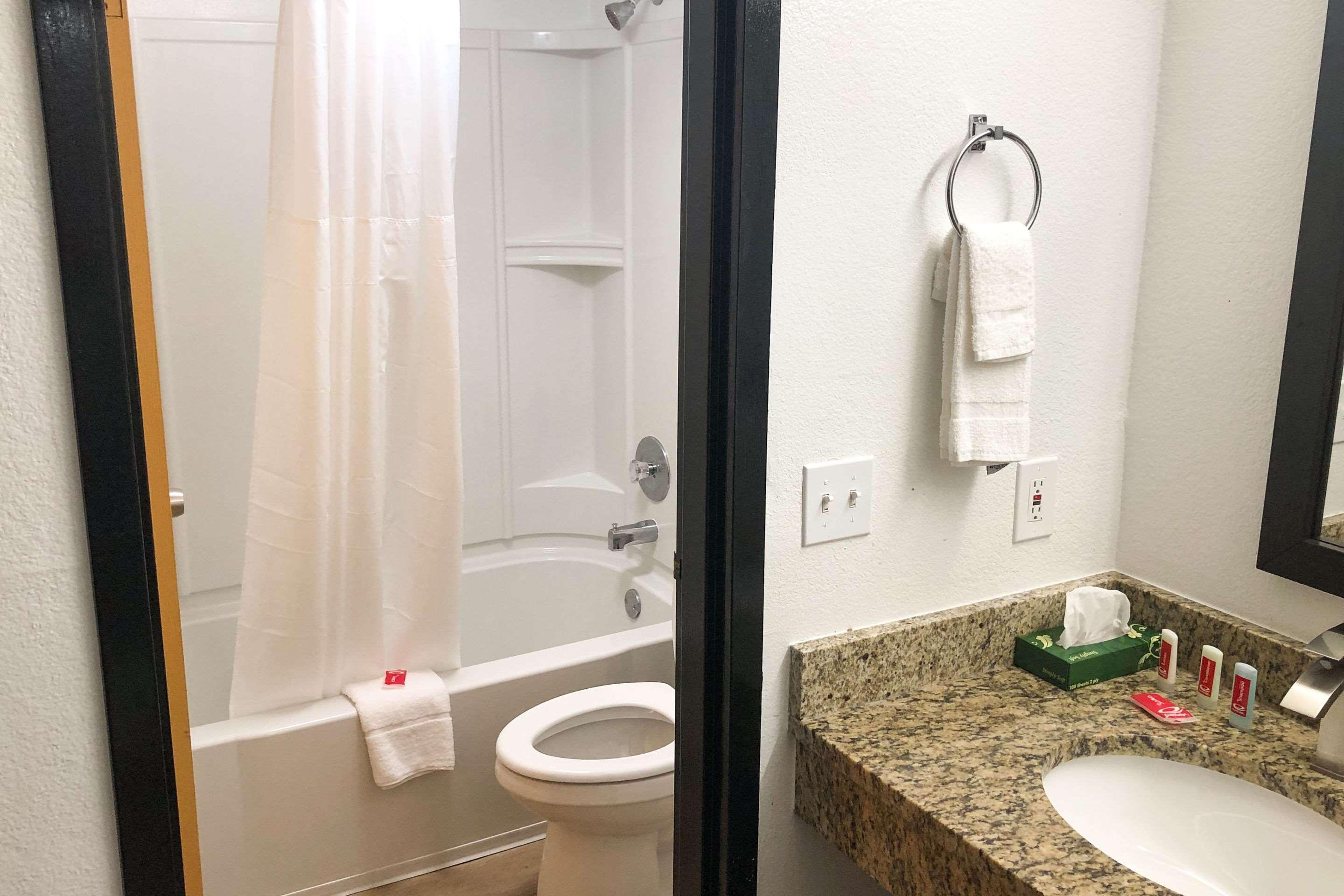 Econo Lodge Литония Экстерьер фото