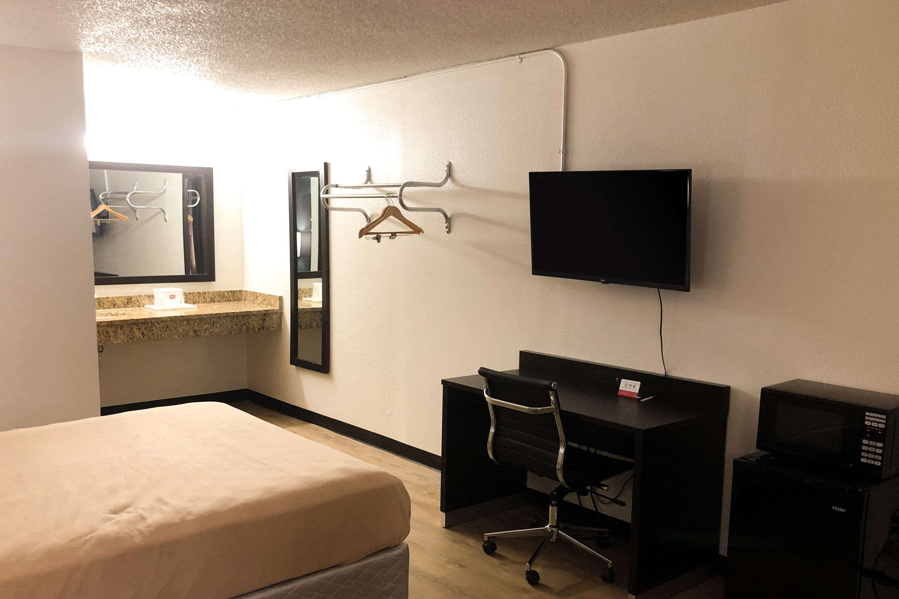 Econo Lodge Литония Экстерьер фото